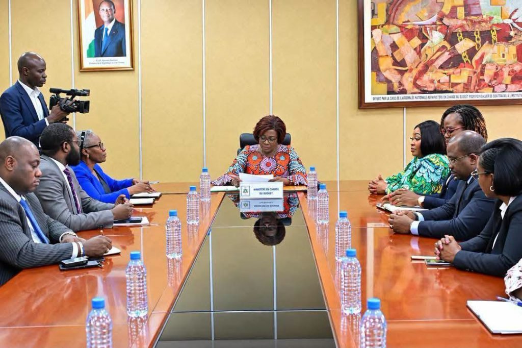 Rencontre entre la délégation du CAUFEMCIP et le Professeur Mariatou Koné